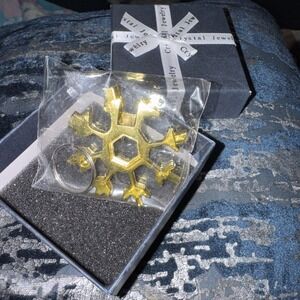 Gold ADVENTURE TOOL 15-In-1 Metric MULTI-TOOL Stainless Steel Snowflake Keychain